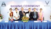 Lãnh đạo VINFAST và lãnh đạo AAPICO ký kết biên bản ghi nhớ về việc thành lập liên doanh