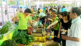 Đưa hàng Việt lên vùng cao, biên giới