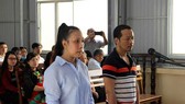 Bị cáo Uyển và bị cáo Hà tại phiên tòa
