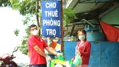 Sẻ chia với đồng bào ở lại