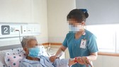 Vất vả nuôi bệnh mùa dịch