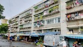 Nghị định 69 sẽ tháo gỡ những vướng mắc để thúc đẩy cải tạo, xây dựng lại chung cư cũ ở TPHCM (ảnh một khu chung cư tại TPHCM trước thời điểm dịch Covid-19 bùng phát)
