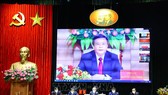 Đồng chí Nguyễn Xuân Thắng, Ủy viên Bộ Chính trị, Giám đốc Học viện Chính trị quốc gia Hồ Chí Minh, Chủ tịch Hội đồng Lý luận Trung ương Đảng Cộng sản Việt Nam phát biểu đề dẫn từ điểm cầu Hà Nội. Ảnh: TTXVN