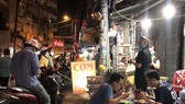 Hàng quán kinh doanh thực phẩm tại khu vực chợ Bà Chiểu, quận Bình Thạnh