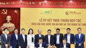 Chủ tịch HĐQT kiêm Tổng Giám đốc T&T Group Đỗ Quang Hiển và GS.TS Lê Quân, Giám đốc ĐHQHN ký kết Thỏa thuận hợp tác chiến lược