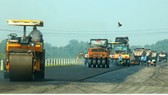 Trải thảm nhựa cao tốc Trung Lương - Mỹ Thuận đoạn qua huyện Cai Lậy, Tiền Giang