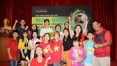 Striker Nguyen Cong Phuong meets football fans in HCMC