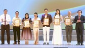 6 diễn viên xuất sắc nhận huy chương vàng. Ảnh: Thanhuytphcm
