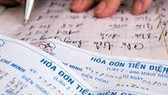 Người dân lo tiền điện tăng cao