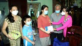 Duy trì chăm lo trẻ em mồ côi, người neo đơn vì Covid-19