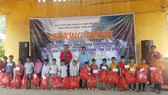 Dâng hương, tưởng niệm Bác Hồ ở Pác Bó