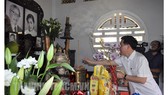 Đồng chí Võ Văn Thưởng dâng hương tưởng nhớ cố Thủ tướng Chính phủ Võ Văn Kiệt. Ảnh: hcmcpv.org.vn