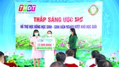 Trao học bổng “Thắp sáng ước mơ” cho em Nguyễn Ngọc Hân tại huyện Cao Lãnh