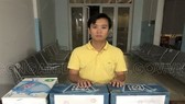 Đối tượng Trịnh Đình Hải và tang vật tại Cơ quan công an. Ảnh: Công an Đồng Nai