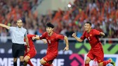 Công Phượng, Anh Đức liệu có nối tiếp niềm vui vào tối 2-12? Ảnh: MINH HOÀNG