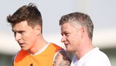 Victor Lindelof và HLV Solskjaer