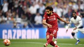 Mo Salah sút trhắng quả 11m ở phút thứ 2