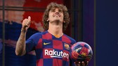 Griezmann nghĩ Barcelona đang xây dựng đội hình giống như video game