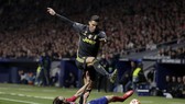 Ronaldo vượt qua hàng thủ Atletico mùa trước