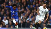 Willian tỏa sáng trước Crystal Palace