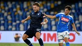 Ciro Immobile (Lazio) vượt qua cầu thủ Napoli