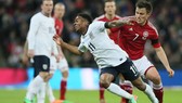 Raheem Sterling tiếp tục là vũ khí kiếm phạt đền trước Đan Mạch.