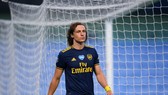 Arsenal toát mồ hôi vì mất David Luiz trước trận mở màn Premier League