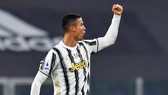 Ronaldo ăn mừng bàn thắng