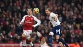 Harry Kane sẽ dẫn dắt Tottenham đối đầu Arsenal