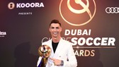 Cristiano Ronaldo nhận giải năm 2019