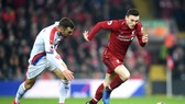 Andy Robertson với những sải chân thoăn thoắt ở cánh trái.