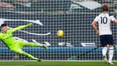 Harry Kane ghi bàn mở tỷ số