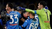 HLV Gattuso ăn mừng chiến thắng