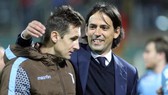 Simone Inzaghi (phải) và người bạn cũ Miroslav Klose (Bayern)