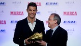 Chủ tịch Florentino Perez và Cristiano Ronaldp