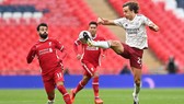 Arsenal (trái, David Luiz) có cơ hội trả mối hận thua 1-3 ở lượt đi