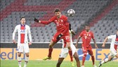 Thomas Mueller và đồng đội cần thắng 2-0 ở Paris