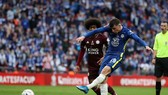 Mason Mount sút bóng trước khung thành Leivester trong trân chung kết cúp FA ở Wembley