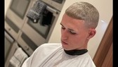 Phil Foden tìm kiếm vận may bằng mái tóc Pasul Gascoigne