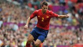 Ce2sar Azpilicueta chờ cơ hội ra sân