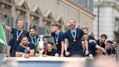 Azzurri diễu hành mừng chiến thắng