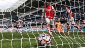 Arsenal thua tan nát trên sân Etihad