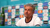 HLV Luis Enrique bày tỏ trong buổi họp báo