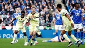 Saka và Smith Rowe giúp Arsenal vượt lên dẫn 2-0