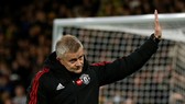 Ole Solskjaer vẫn chưa bị sa thãi sau trận thua bẽ mặt
