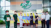Vinamilk trao tặng thêm 100.000 sản phẩm dinh dưỡng cho các y bác sĩ tuyến đầu