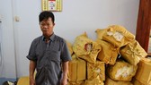 Đối tượng Thạch cùng tang vật tại cơ quan công an