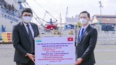 TPHCM tiếp nhận 100 tấn oxy từ Ấn Độ