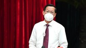 Chủ tịch UBND TPHCM Phan Văn Mãi trả lời chất vấn của các đại biểu. Ảnh: VIỆT DŨNG