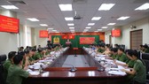 Bỏ sổ hộ khẩu, nhưng sửa luật đồng bộ để không gây phiền hà cho người dân